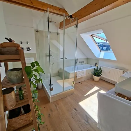 Appartement Edler Wohnraum Stadt-apartment Mit Loggia, Boxspringbett, Kaffeevollautomat, Kostenlosem Parkplatz Und Wlan